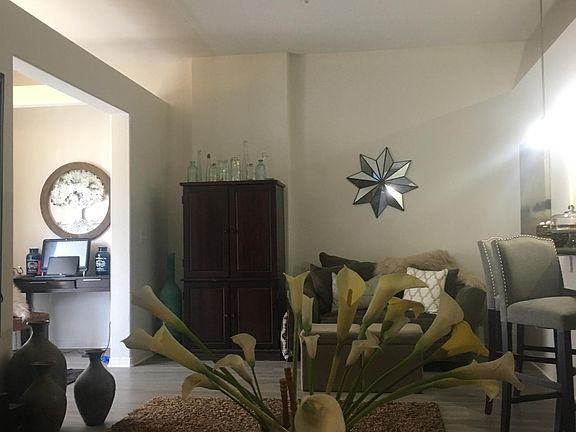 4th image of 821 D Ave #105