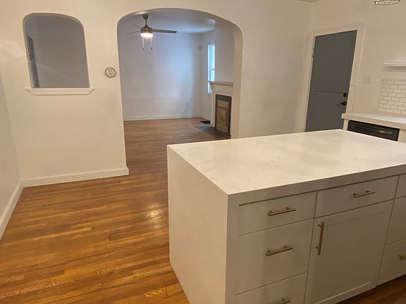 3rd image of 218 S 300 E APT B