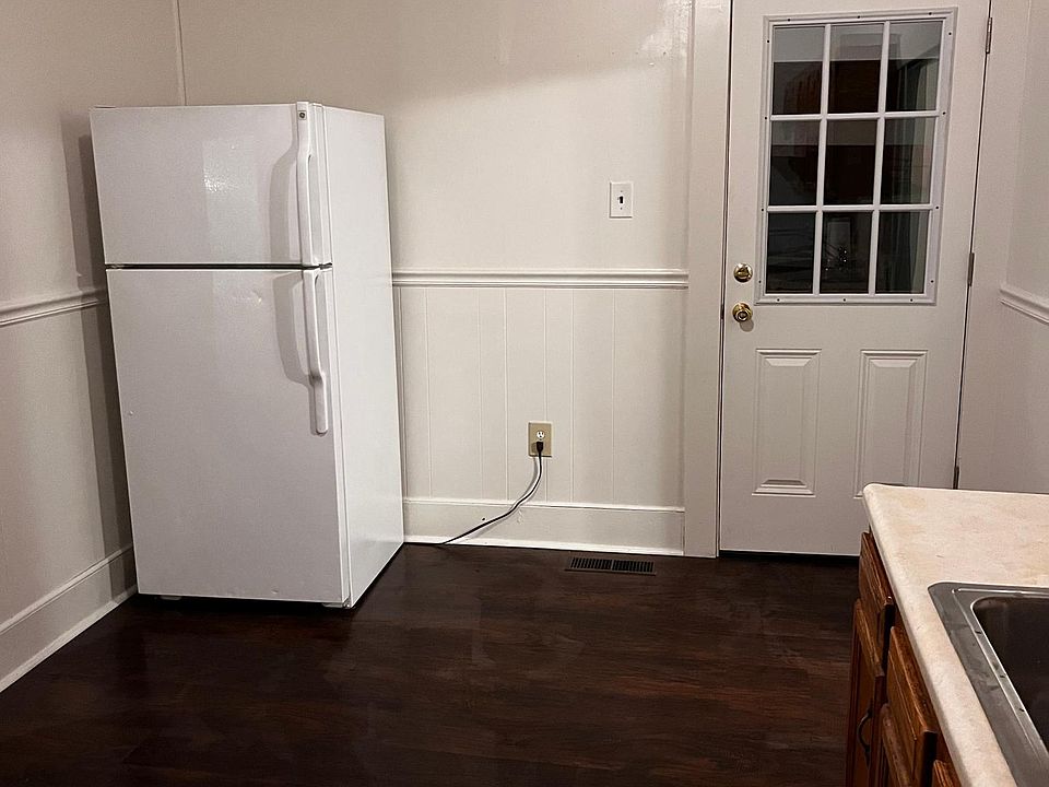 1st image of 24 Franklin St