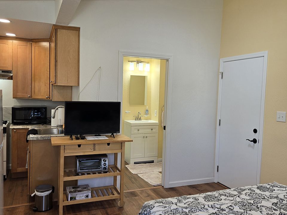 1st image of 14888 Bronson Ave #B