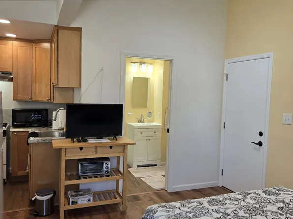 14888 Bronson Ave #B, San Jose, CA 95124