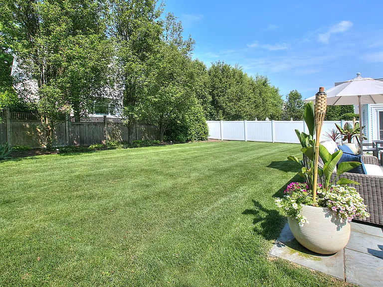 537 Penfield Rd — Photo 35