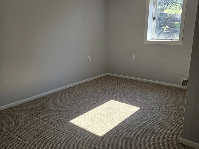 5015 Highland Dr — Photo 28