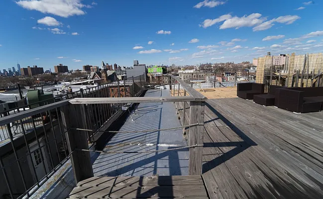 Rented by Manhattan Management LLC | media 95