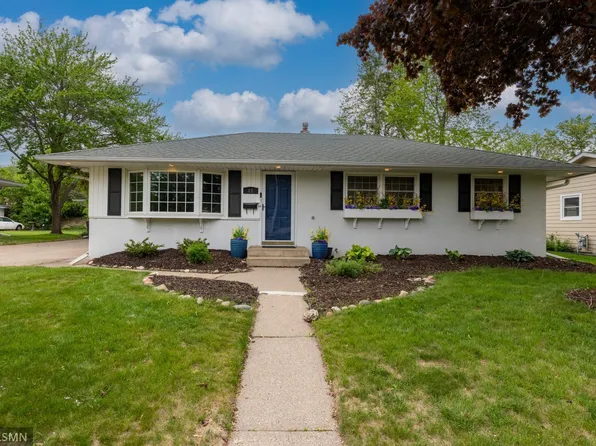 46 Langer Cir, West Saint Paul, MN 55118