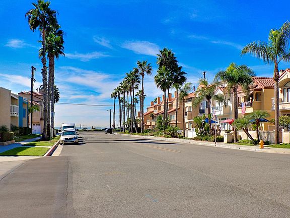 Literally Steps to the Beach and Walking Distance to HB Pier