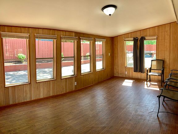 5th image of 9041 Shady Dr