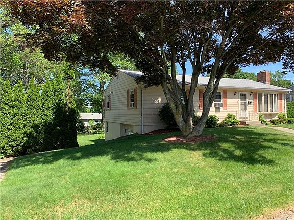 2nd image of 53 Hawthorne St