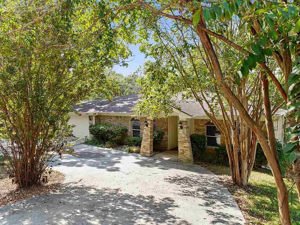 1st image of 17124 Clearwater Dr