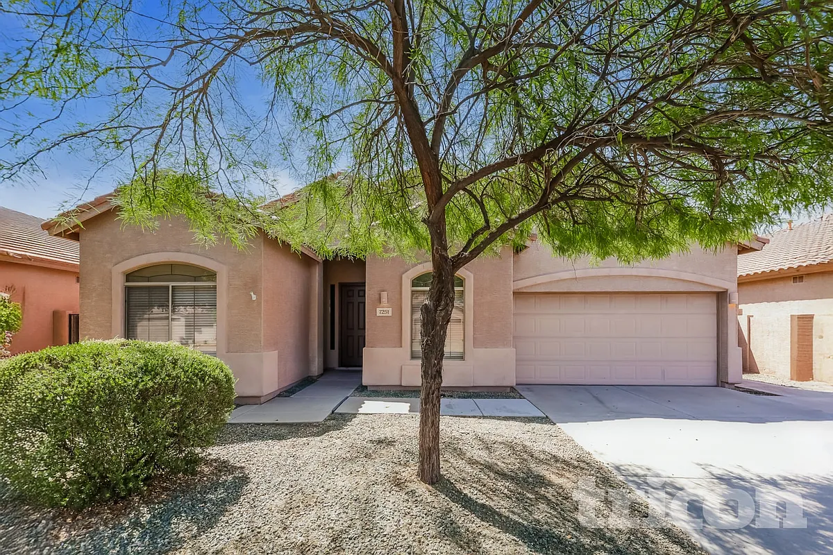 Building Photo - 7251 W Paradise Ln