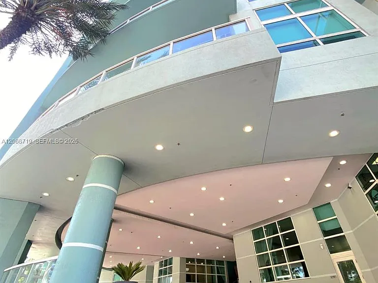 1900 N Bayshore Dr #2405 — Photo 16