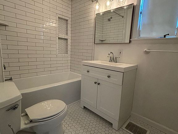 4th image of 312 E Genesee St APT 1