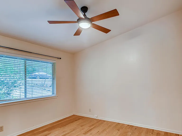 1208 Yaupon Valley Rd #A — Photo 13