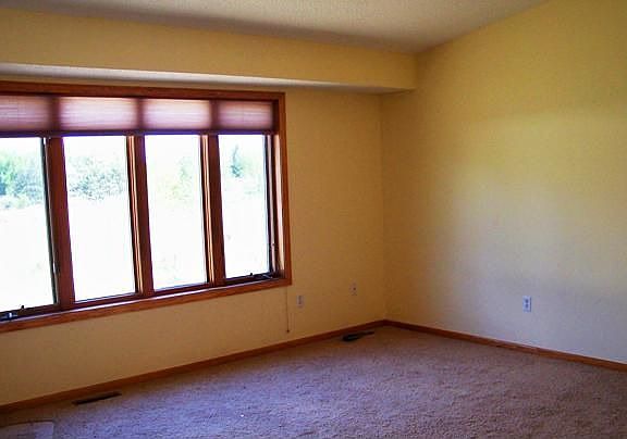 5th image of 15557 Isetta St NE