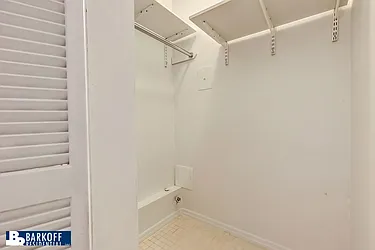 Rented by Barkoff Residential 