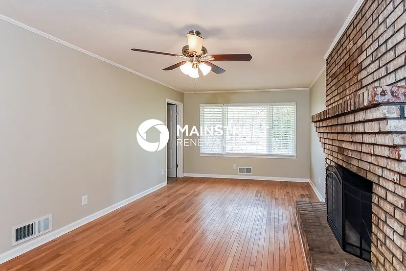 5613 Woodland Drive — Photo 3