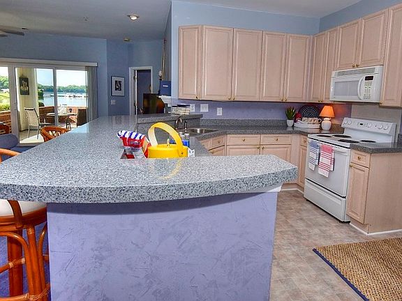 Plenty of room in your kitch