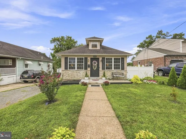 162 S Fellowship Rd, Maple Shade, NJ 08052