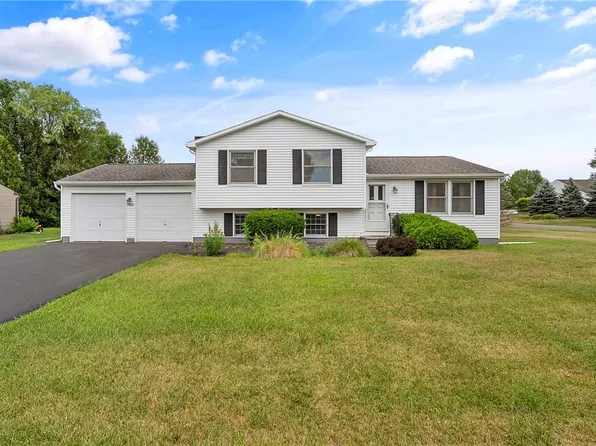 9472 Bygone Dr, Brewerton, NY 13029
