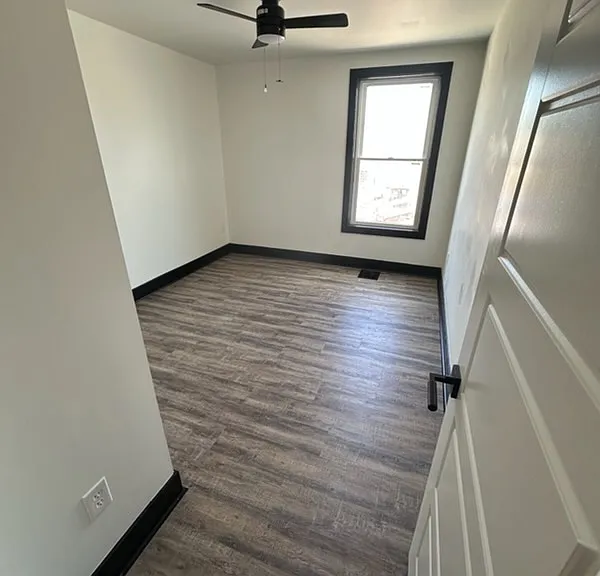909 Ross Ave #2 — Photo 6