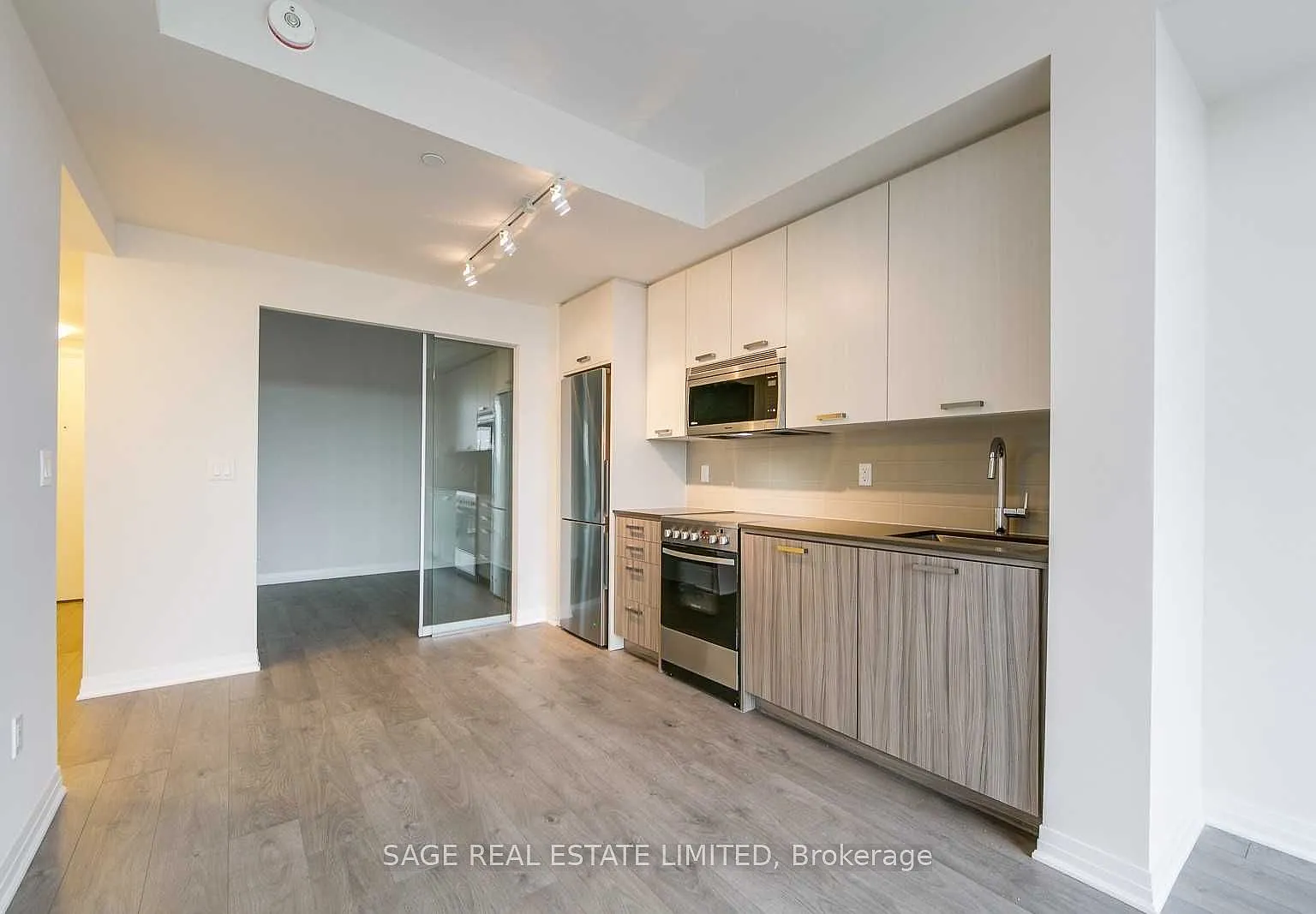 2 bed, $2,500 — Photo 4
