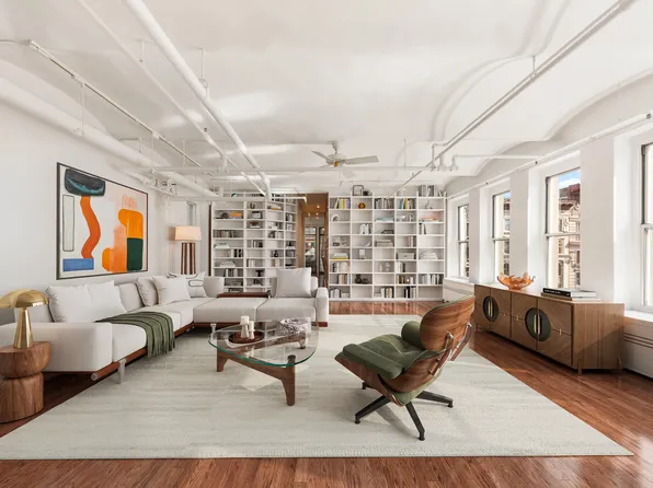 543 Broadway image 3 of 12