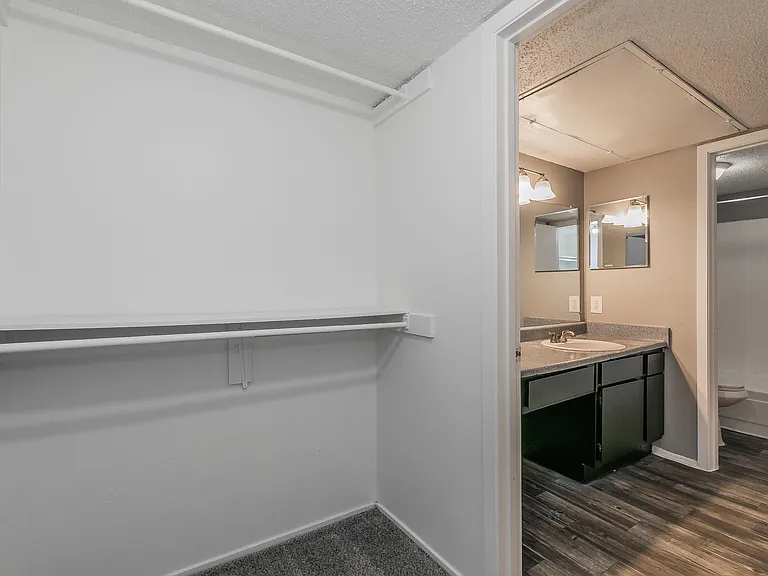 Station 121 at Town Center Apartments — Photo 50