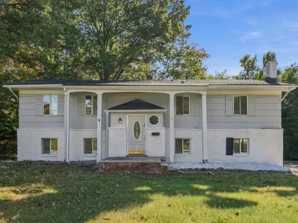 71 Fairway Dr, East Hanover Twp., NJ 07936