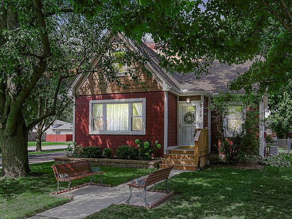 2nd image of 9342 Nordica Ave