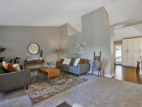 3rd image of 11557 Lower Circle Dr