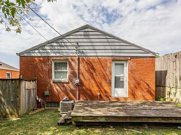 3rd image of 243 S Bradley Ave