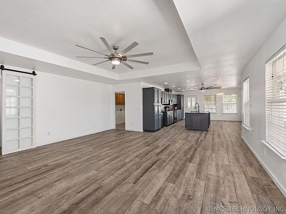 2nd image of 103 S Polk Ave