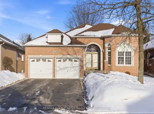 106 Tormina Blvd, Whitby, ON L1R 3B5