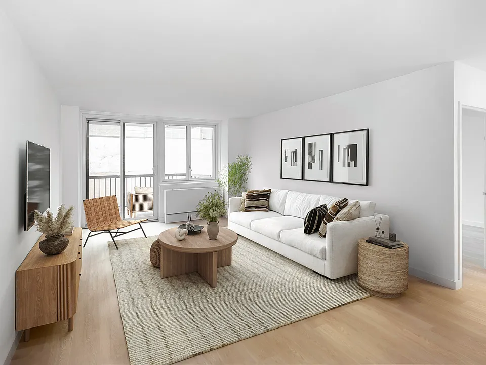 115 E 34th St #1010