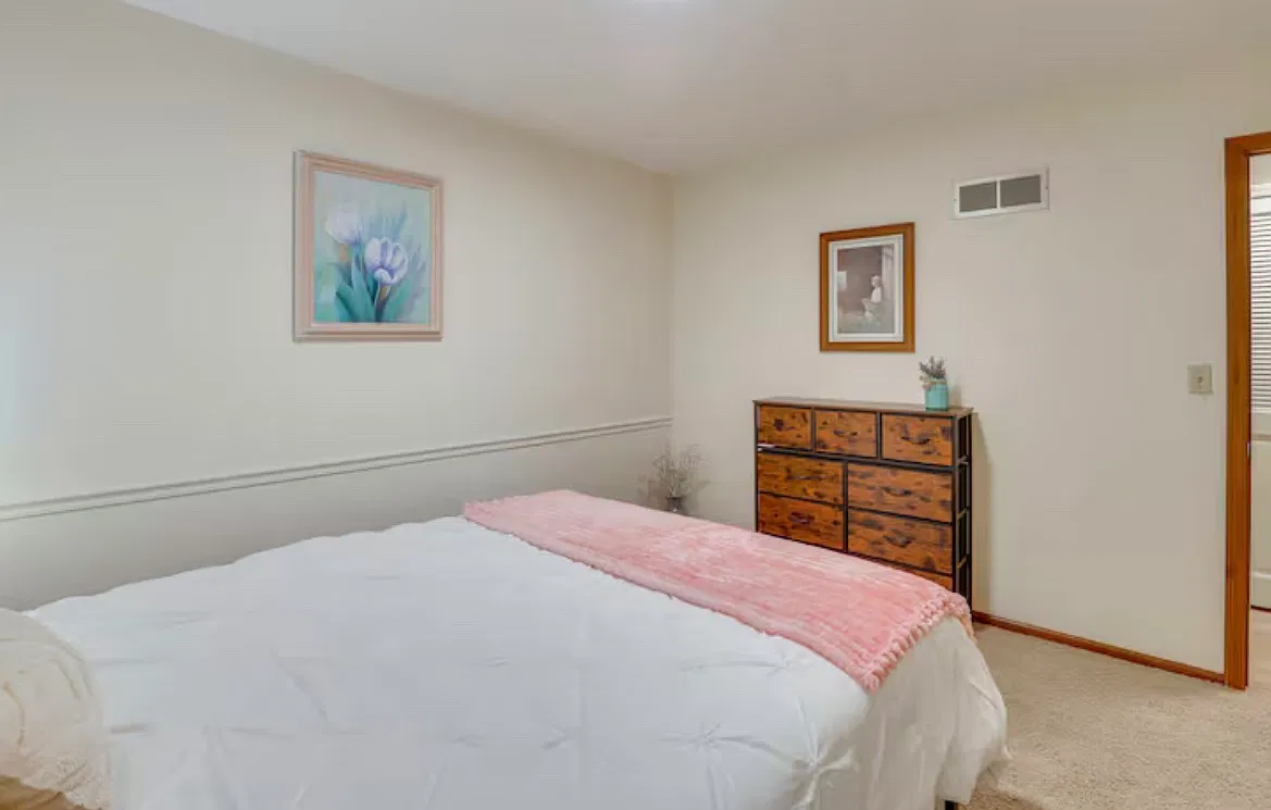 1301 SW Sunrise Dr — Photo 4