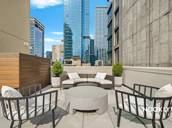 26-04 Jackson Avenue image 34 of 42