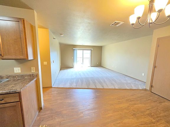 4th image of 4500 E 53rd St APT 206