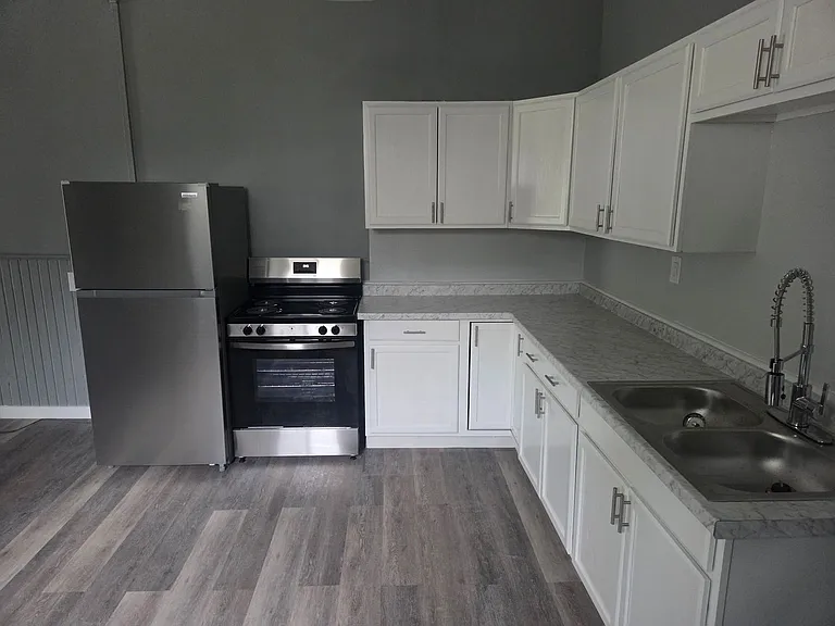 543 E Union St — Photo 10