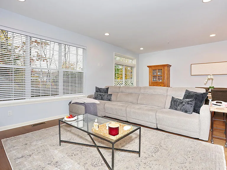 4 Masterson Ct — Photo 14