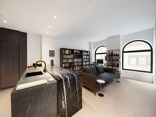 130 William St APT 10D, New York, NY 10038