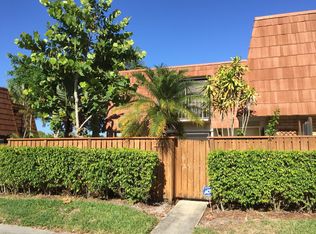 110 Buttonwood Ln, Boynton Beach, FL 33436
