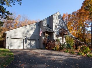 8 Wright Dr, Avon, CT 06001