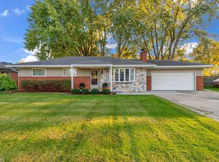 27346 Schiller St, Chesterfield, MI 48047