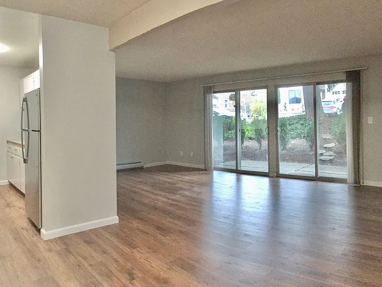 10295 NE 189th St — Photo 6