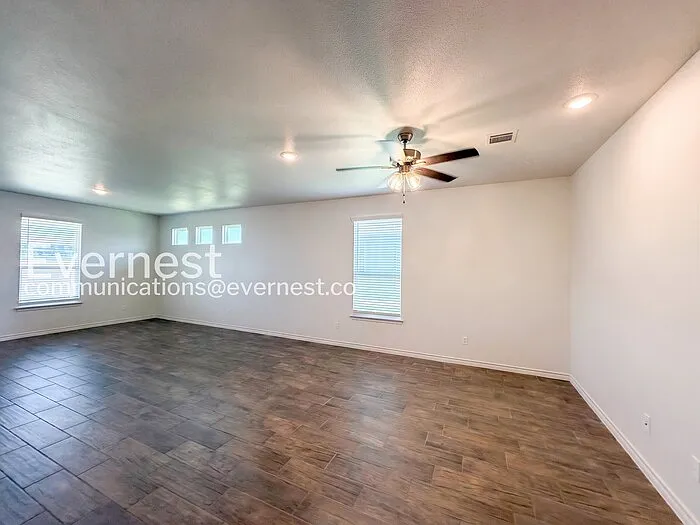 8511 Glade Dr — Photo 7