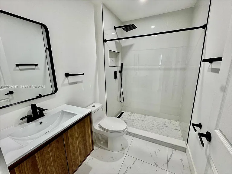 421 NW 13th Ave #A — Photo 9