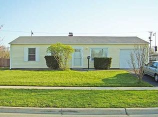 401 Stratford Cir, Streamwood, IL