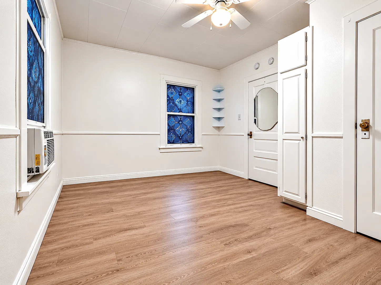 2 bed, 900 sqft, $2,700 — Photo 3