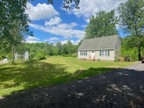 2298 West St, Barre, MA 01005