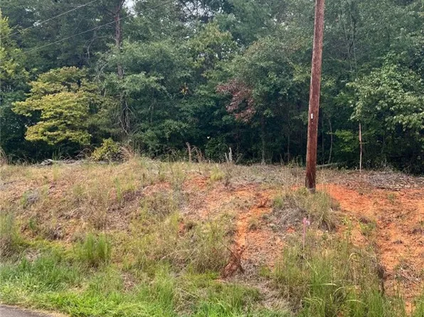 113 Hidden Lake Dr, Anderson, SC 29625